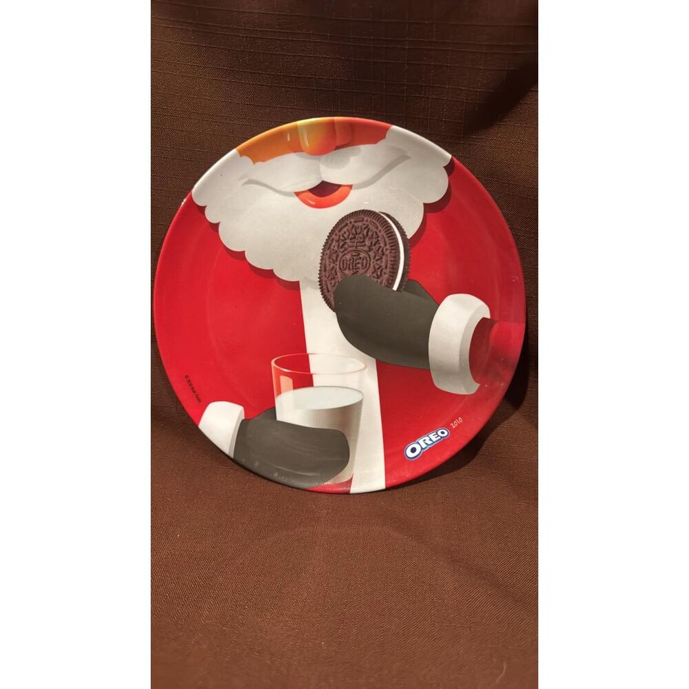 Oreo 2010 Santa Cookies Plate 8" round